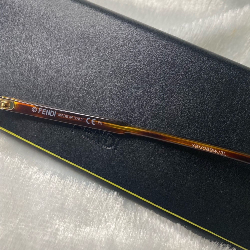 Fendi glasses - Picture 3 of 7